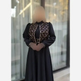 ست سه تیکه پیراهن کرپ مازراتی و جلیقه مخمل هندی با کمربند مشکی